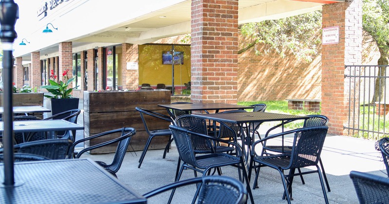 Covered patio, seating area