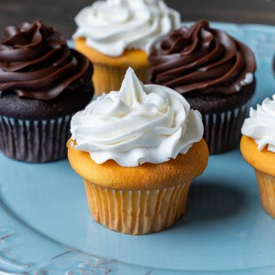 Chocolate and vanilla cupcakes.