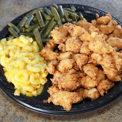 Popcorn Chicken, with mac and cheese, and green beans.