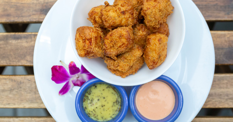 Chicken nuggets served with dip