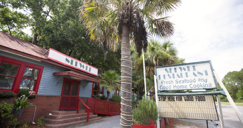 Exterior, view from the street