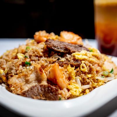 Grilled meat and mixed vegetables