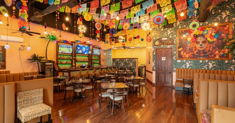 Interior, wide view to restaurant diner area