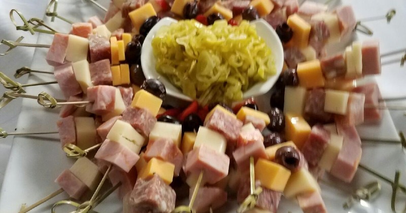 Canope plate with ham and cheese skewers