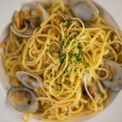 Linguine vongole with clams and herbs.