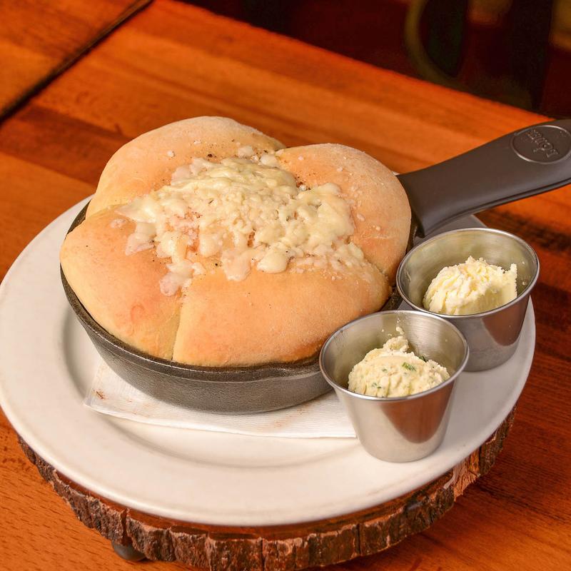 Garlic Parmesan Skillet Rolls (VG) photo
