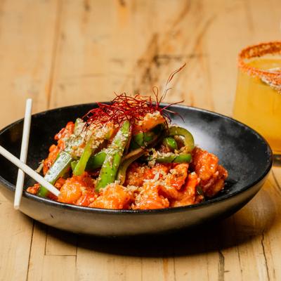 Sweet and tangy sauce, bell peppers, mandarin.