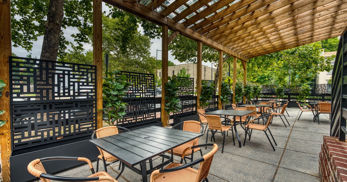 Exterior, patio area