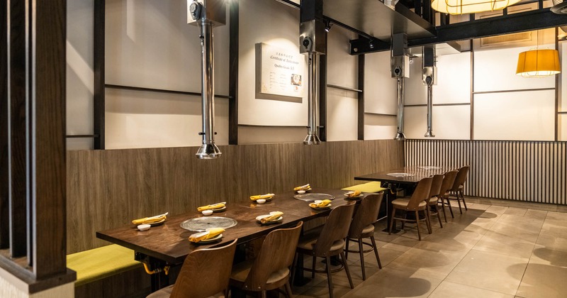 Long tables for multiple people