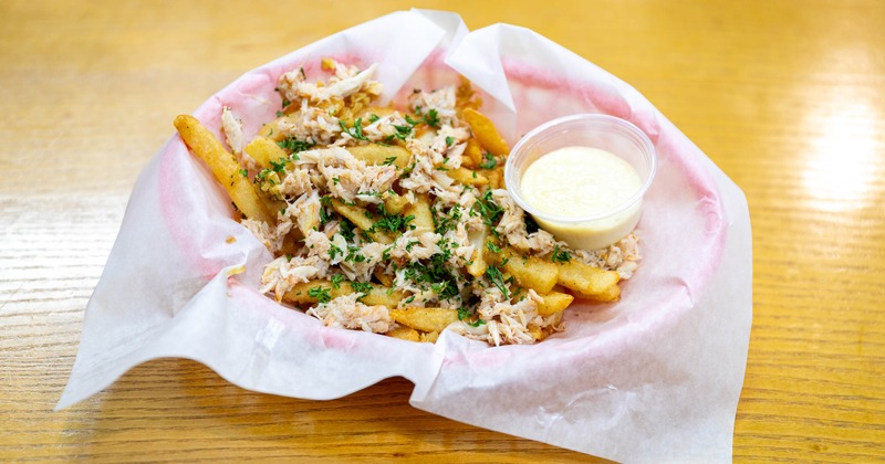 Garlic crab fries