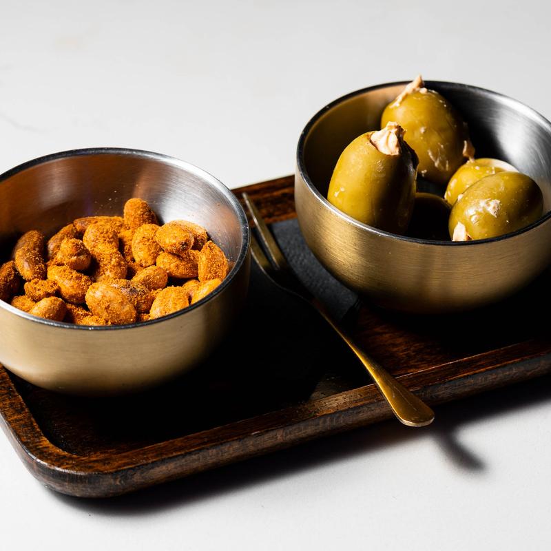 oliva y almendras photo