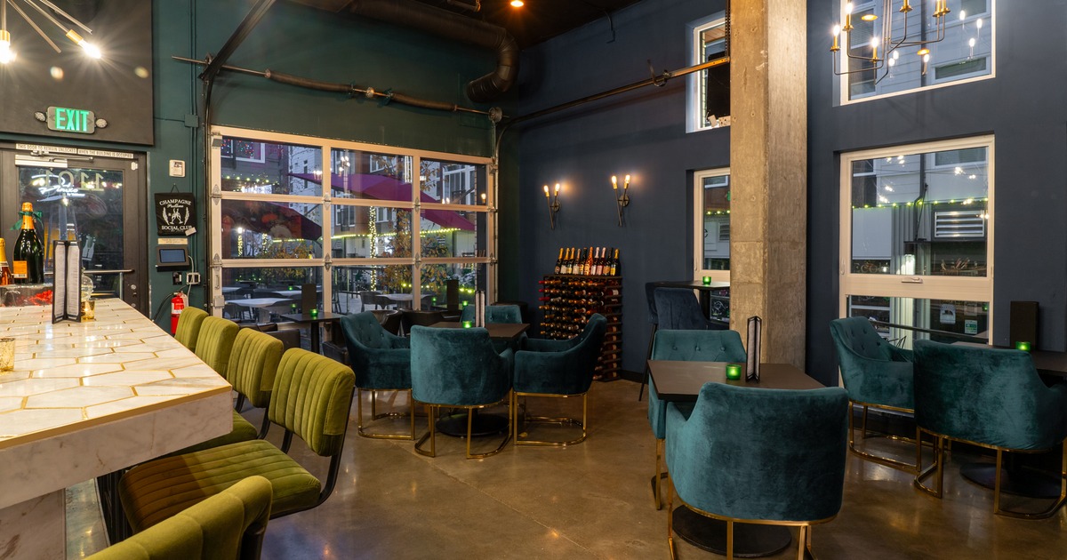 Tables, chairs, armchairs