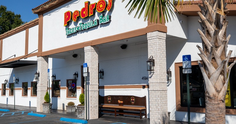 Exterior, view of the bar