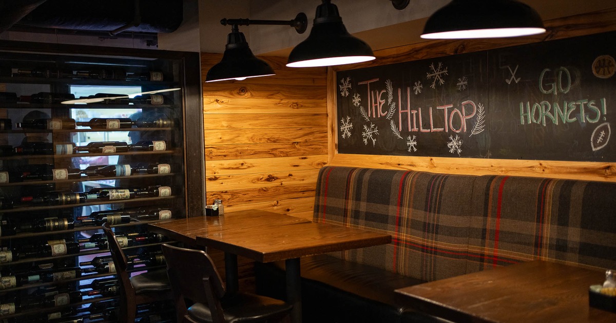Dining area, banquette seating