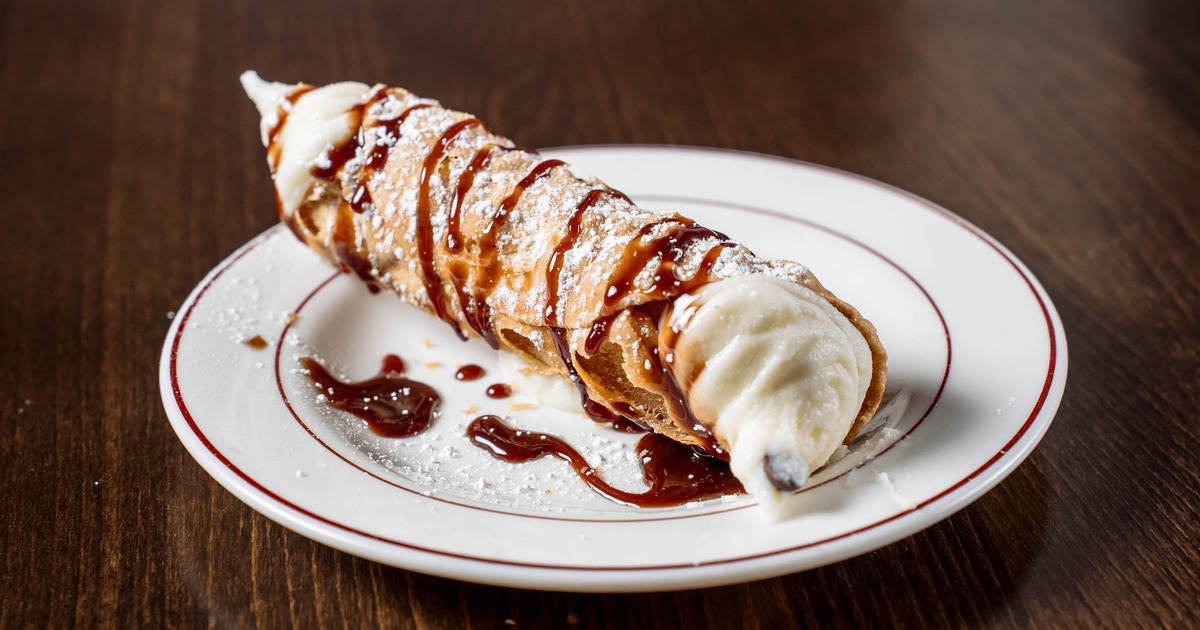 Cannoli with chocolate drizzle