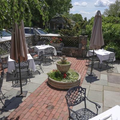 Marshalton Inn Outdoor Dining.