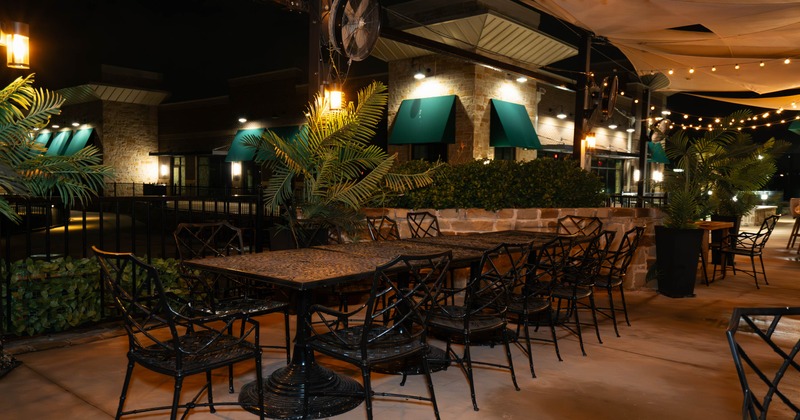 Exterior, seating area