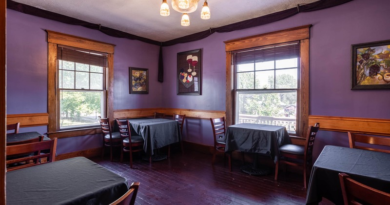 Purple Room - Interior, seating, dinning area