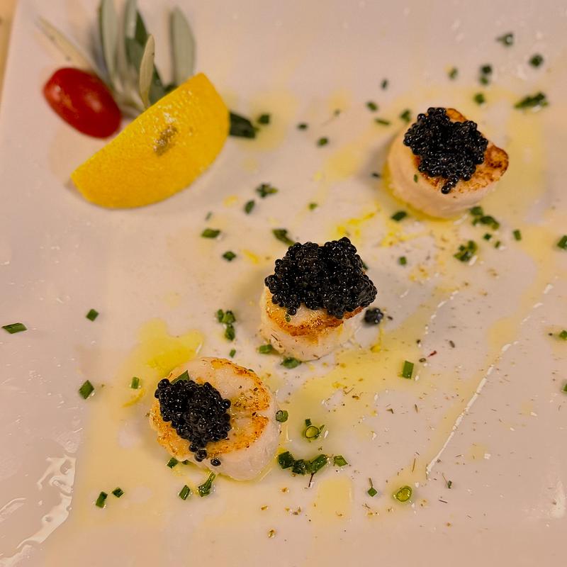 Capesante Hokkaido con Caviale photo