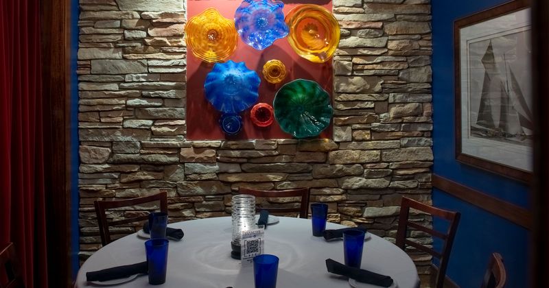 Set dining table,picture on the wall in the back