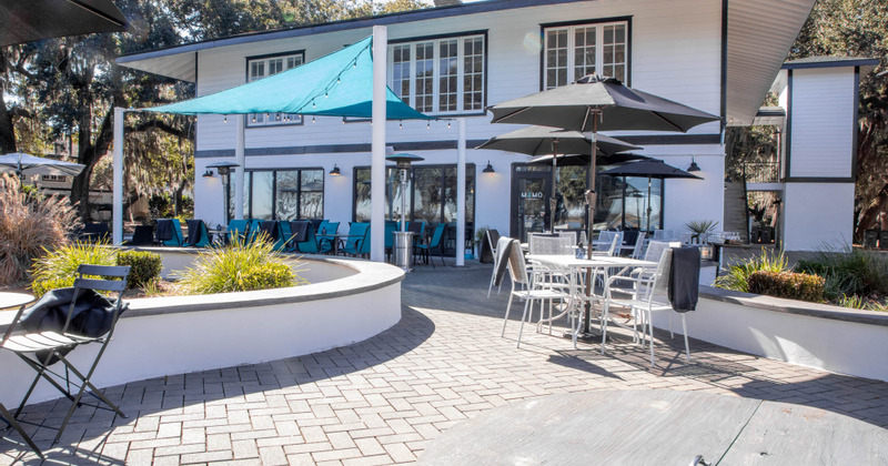 Exterior, patio area