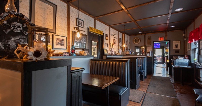 Dining area, seating booths