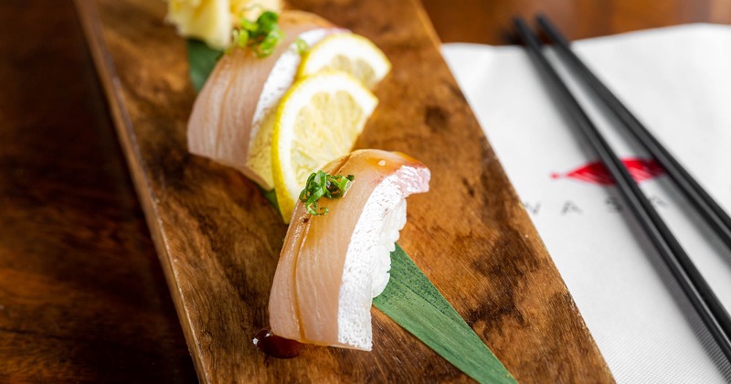 Yellowtail Sushi, close-up