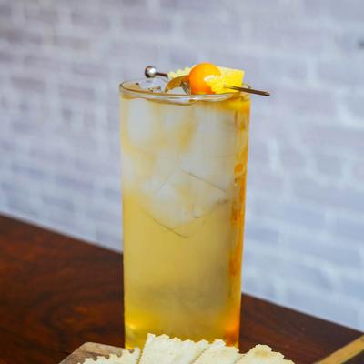 Golden Berry Bliss cocktail.