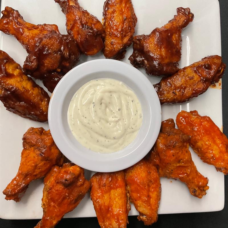 12 chicken wings half buffalo half bbq photo