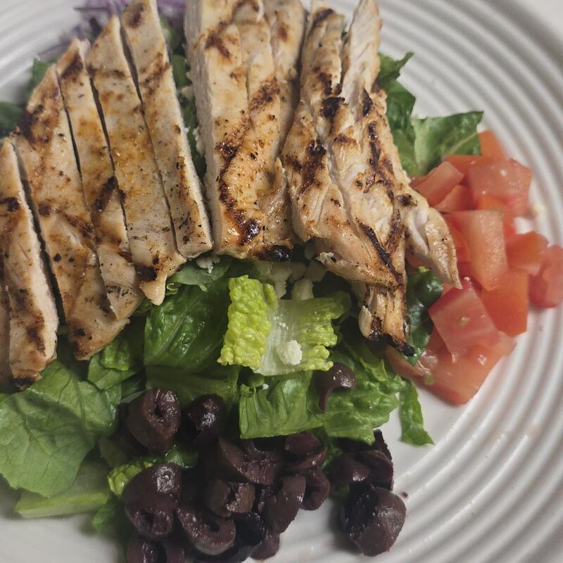 Chopped Greek Salad With Chicken photo