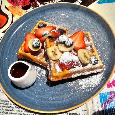 Waffles with fruits.
