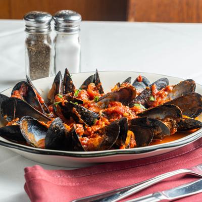 Mussels in marinara sauce.