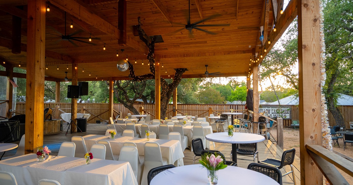 Exterior, tables and chairs ready for guests