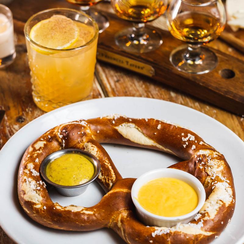 Jumbo Pretzel (Veg) photo