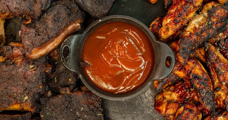 Pork ribs and chicken  with barbeque sauce