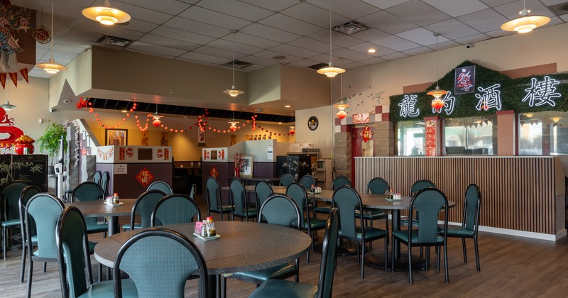 Diner area, wide view