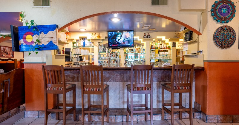 Intrior, bar, stools, drink rack