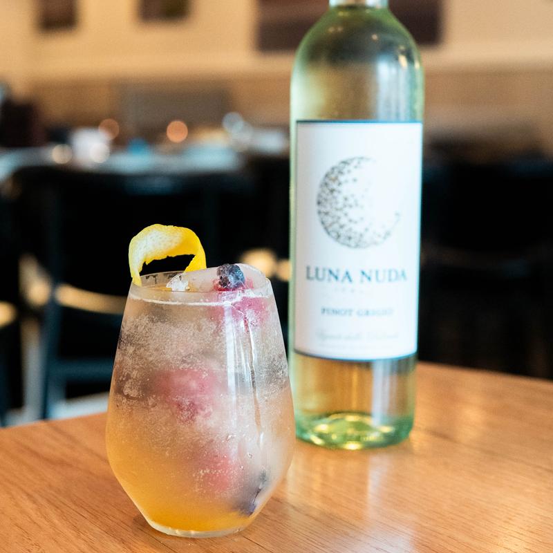 White Peach Pinot photo