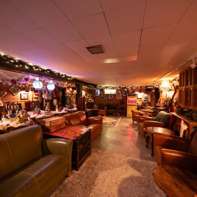 Oaks Lounge Seating Area
