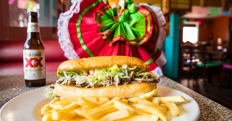 Torta Sandwich on fries