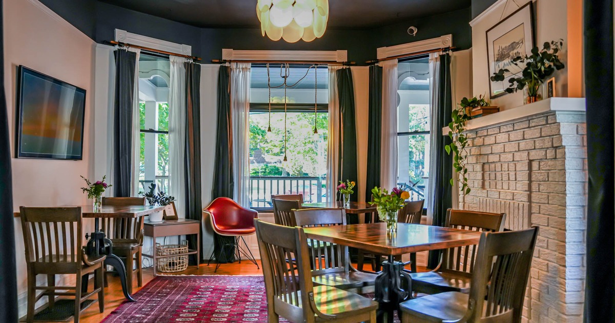 Interior, dining area, windows, decoration