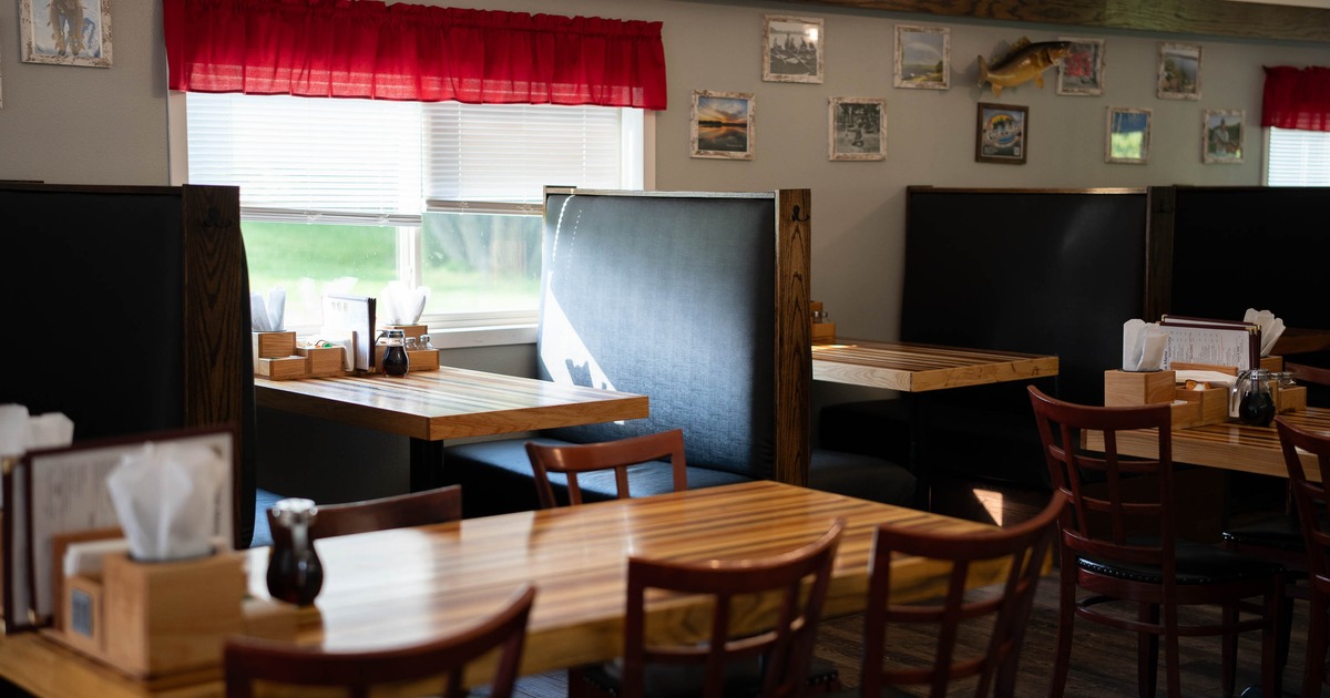 Dining area, booth tables