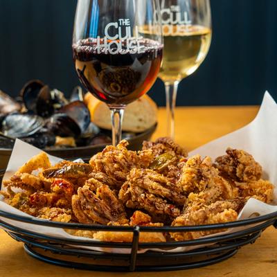 Pepper calamari with wine.