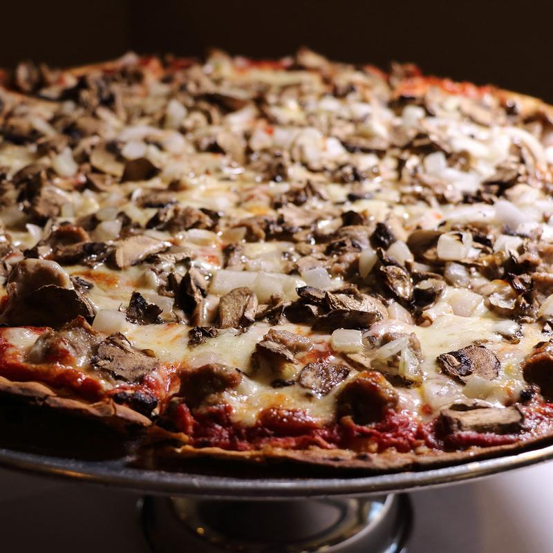 Papa Luigi's 'Milwaukee-Style Pizza' a Destination in Cudahy