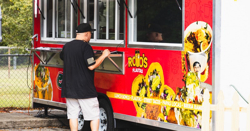 Track, pick up window. guest