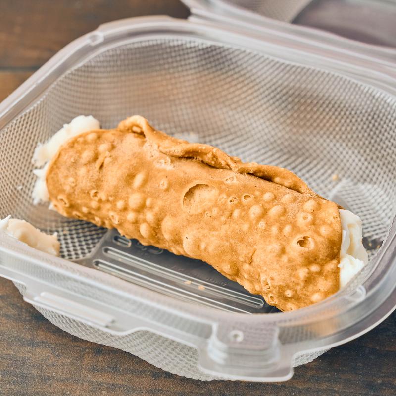 menu item 9 of 11, Cannoli