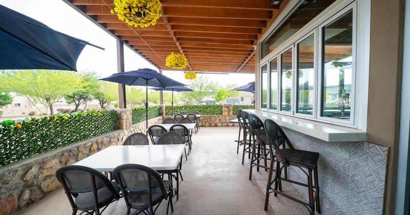 Exterior, patio seating