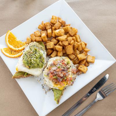 Avocado toast and fried potatoes