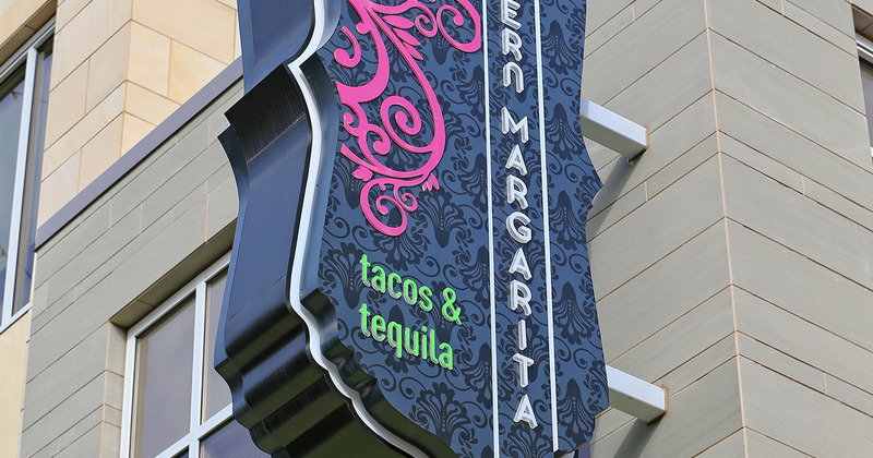 Exterior, restaurant sign