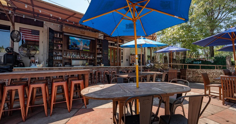 Exterior, seating place under parasol